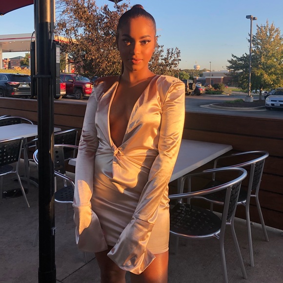 Chic Me Official Dress - Picture 1 of 2